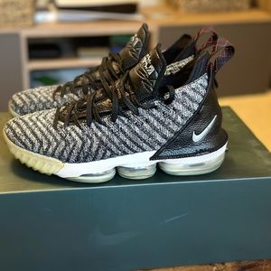 Nike Lebron 16 Oreo - Size Men’s 9